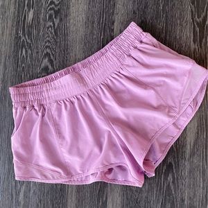 LULULEMON HOTTY HOT SHORTS ll 8 2.5"